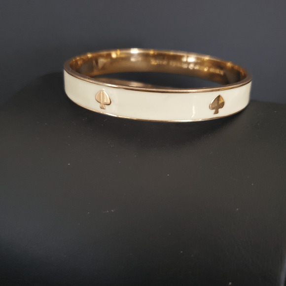 Kate Spade New York Spot the Spade Bangle Bracelet Cream Enamel‎ Gold Tone Base - Picture 2 of 4
